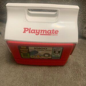 Igloo Mini Playmate Cooler Red/White, 4 Qt